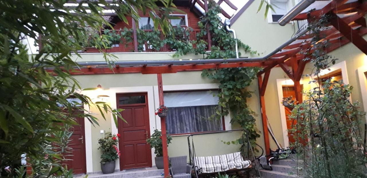 Diána Apartmanház Keszthely Exteriér fotografie