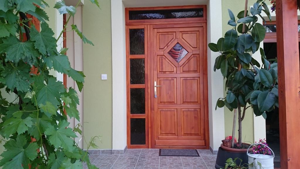 Diána Apartmanház Keszthely Exteriér fotografie